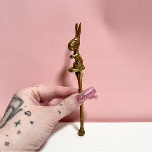 Vintage retro 80s brass bunny rabbit swizzle stick